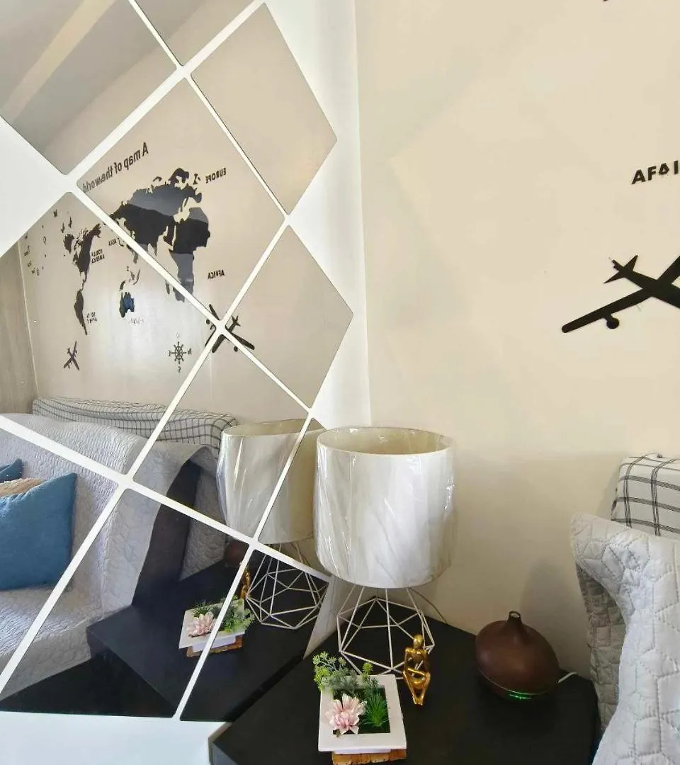 Shore Condotel Metro Staycation Μανίλα